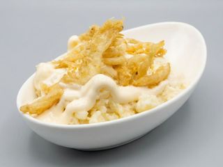 Ensalada rusa de langostinos media ración