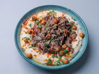 Hummus con carne de Ternera