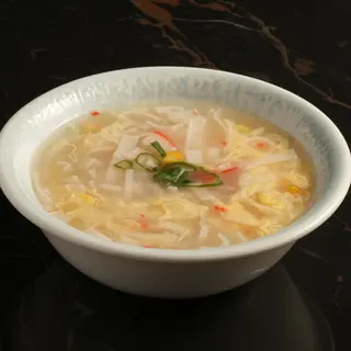 12. Sopa de maíz con carne de cangrejo