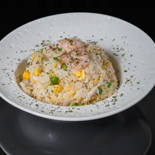 22. Arroz frito con alga nori y gambas