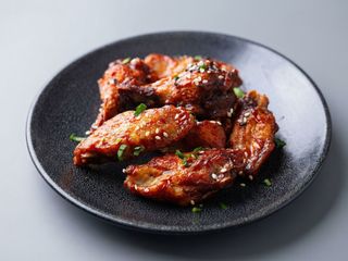 Alitas de pollo frito (3 uds.)