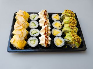 SUSHI COMBO J (20U)寿司套餐J