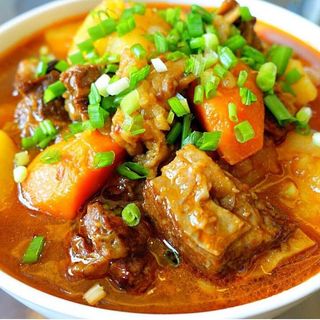 ENTRAÑA de ternera con tomate番茄牛腩