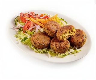 Falafel en plato con arroz