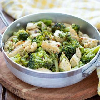 Ensalada de pollo y broccoli