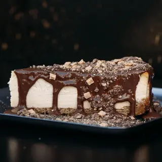 Kit Kat cheesecake