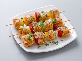 Menú brochetas de pollo
