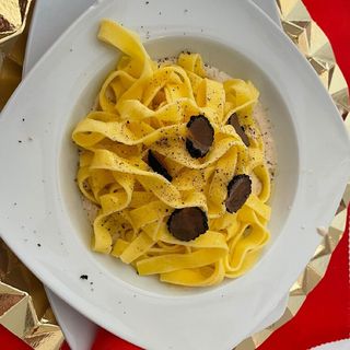 Tagliatelle con trufa y parmesano