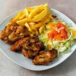 Plato combinado de alitas