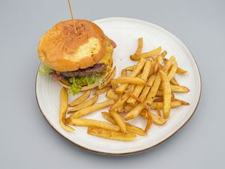 Hamburguesa Black Angus estilo americano