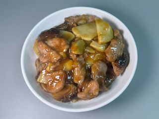 Ternera con bambú y setas chinas