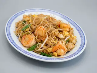 Fideos de arroz fritos de la casa