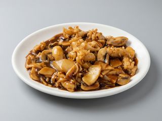 Calamares con bambú y seta chinas