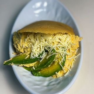 Arepa reina pepiada