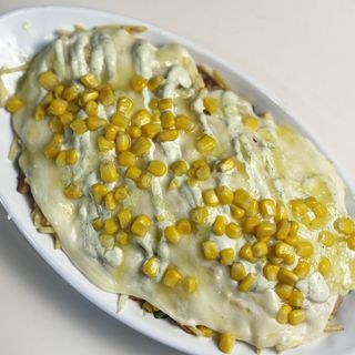 Salchipapa chicharrón talla M