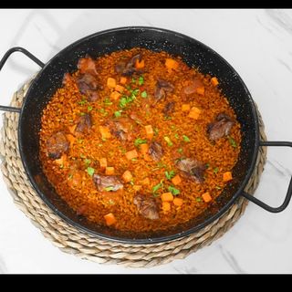 Paella Rabo de Toro