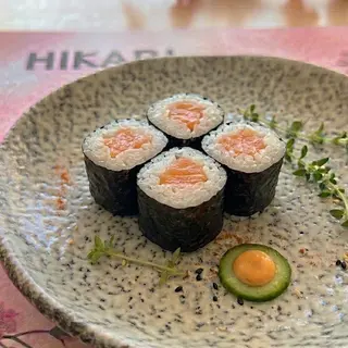 Maki de salmón (8pz)