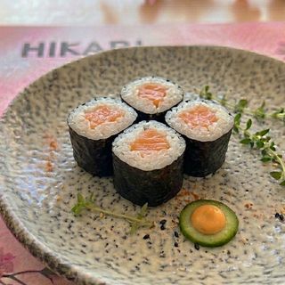 Maki de salmón (8pz)