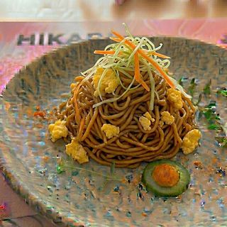 Yakisoba con verduras y huevo
