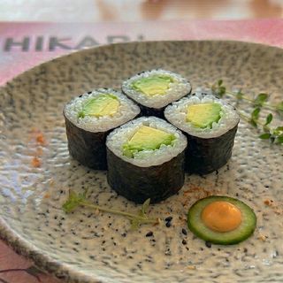 Maki aguacate