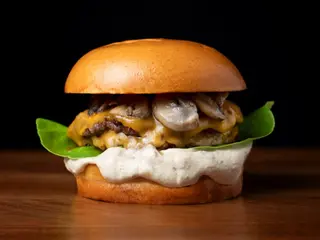 Cheddar Smash Royale Burger