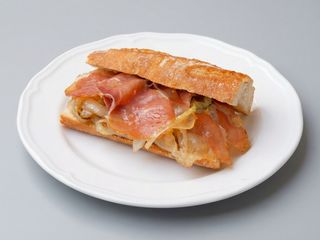Bocadillo brascada de ternera
