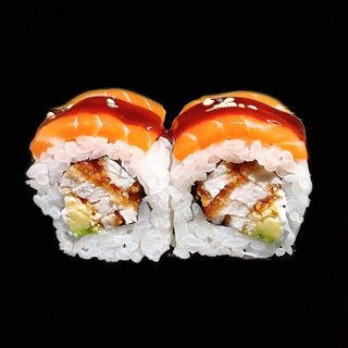 Uramaki de pollo y salmón (8 pzs.)