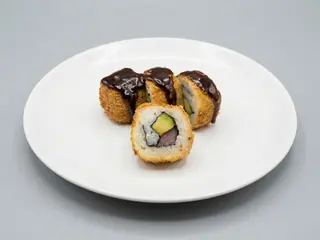 Uramaki tempura atún (4pzs.)