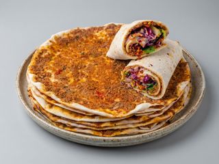 Lahmacun completa de pollo