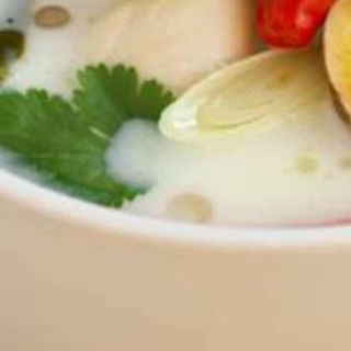 TOM KHA GAI  sopa de coco y setas