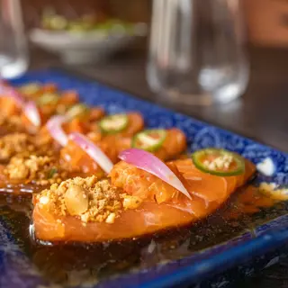Sashimi de salmón