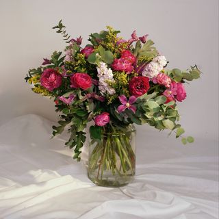 Ramo De Flores Silvestres En Tonos Rosas