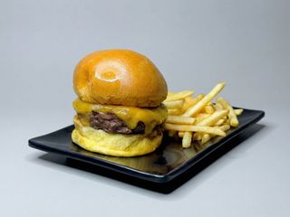 Cheese Burger (Con Patatas)