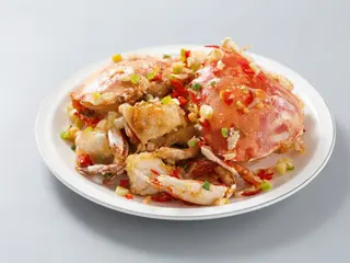 Cangrejo con salsa de gambas a la plancha