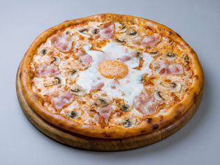 Pizza carbonara