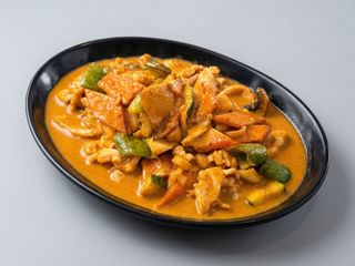 65. Thai curry con pollo
