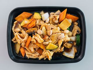 Pollo con almendras