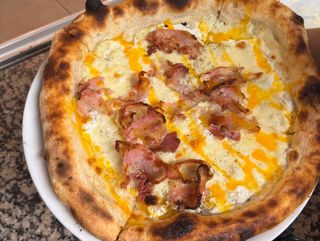 Pizza carbonara (33 cm.)