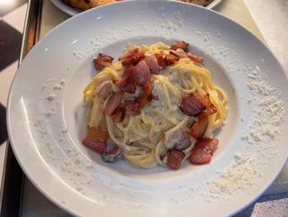 Spaghetti a la carbonara