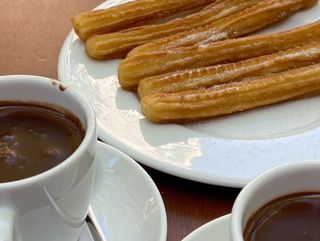 Churros con chocolate para 2