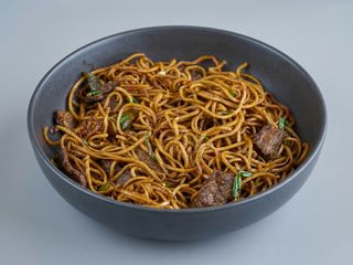33. Espaguetis Fritos Con Tres Delicias