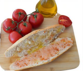 Bocata con aceite y tomate