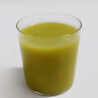 Zumo de kiwi, manzana y limón