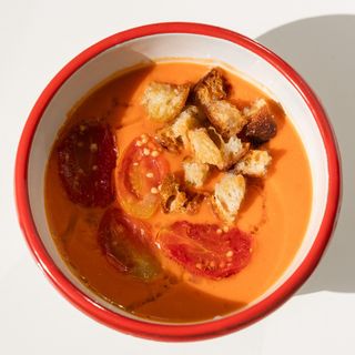 Salmorejo con toppings