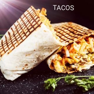 Taco de pollo marinado