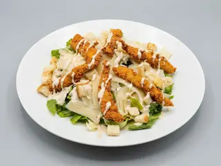 Ensalada Crispy Chicken César