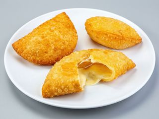 Empanada De Queso Amarillo