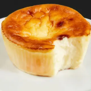 Tarta de queso con helado de fresa