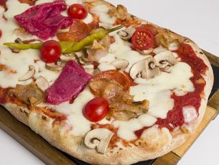 PIZZA DE JAMON YORK Y CHAMPIÑONES