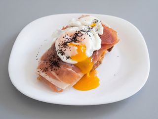 Tostada extremeña y huevo